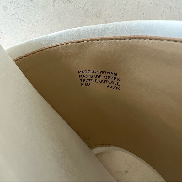 Michael Kors Tan and White Raffia Platform Slides - Picture 6 of 6